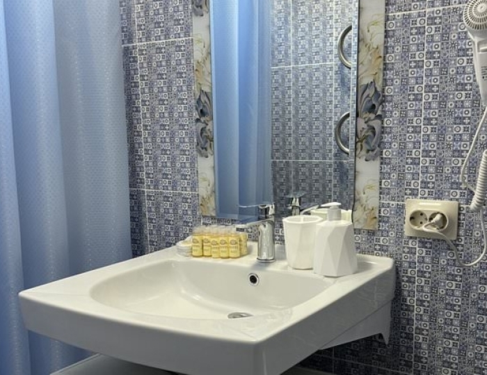 КОМФОРТ 10-МЕСТНЫЙ 4-КОМНАТНЫЙ - Отель «Дельфин» Сухум