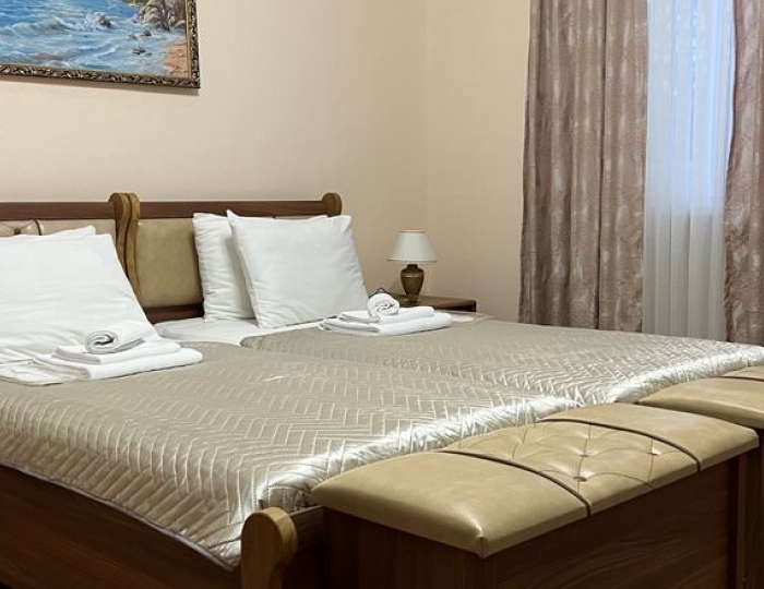 СЕМЕЙНЫЙ 4-МЕСТНЫЙ 2-КОМНАТНЫЙ ДЕЛЮКС - Отель «Дельфин» Сухум