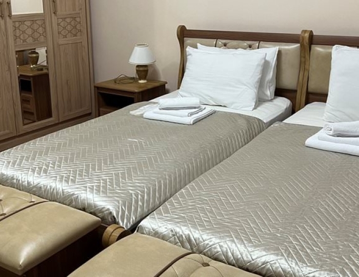 СЕМЕЙНЫЙ 4-МЕСТНЫЙ 2-КОМНАТНЫЙ ДЕЛЮКС - Отель «Дельфин» Сухум