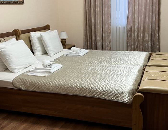 СЕМЕЙНЫЙ 4-МЕСТНЫЙ 2-КОМНАТНЫЙ ДЕЛЮКС - Отель «Дельфин» Сухум